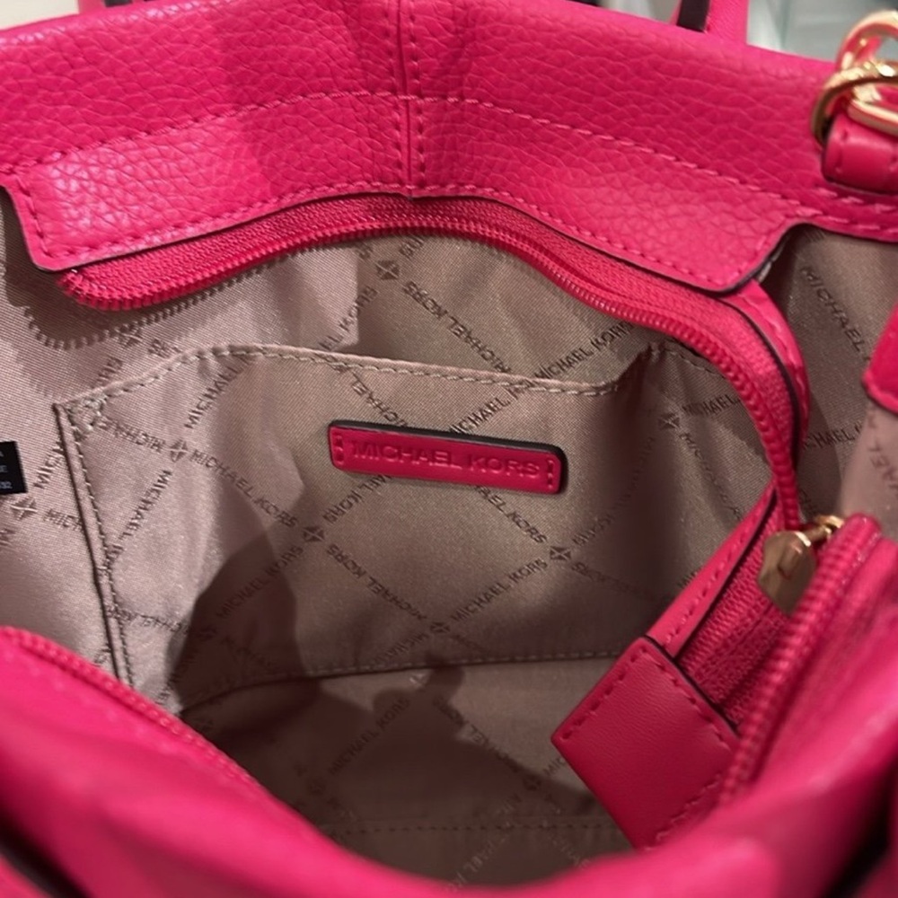 MICHAEL KORS
Mirella Small Pebbled Leather Crossbody Bag Tote 
Electric Pink - Picture 3 of 16